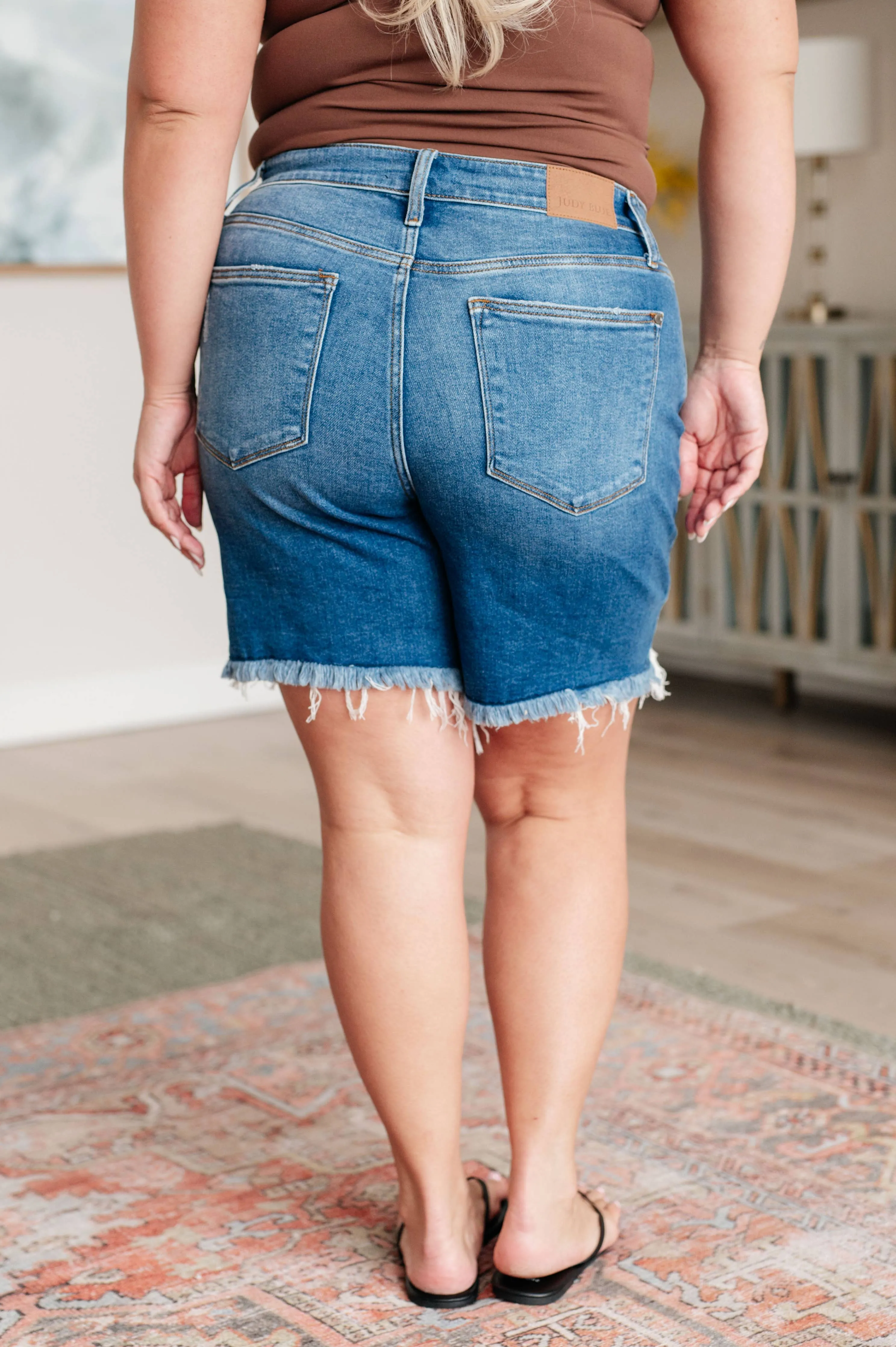 Judy Blue Mid Rise  Shorts: XL