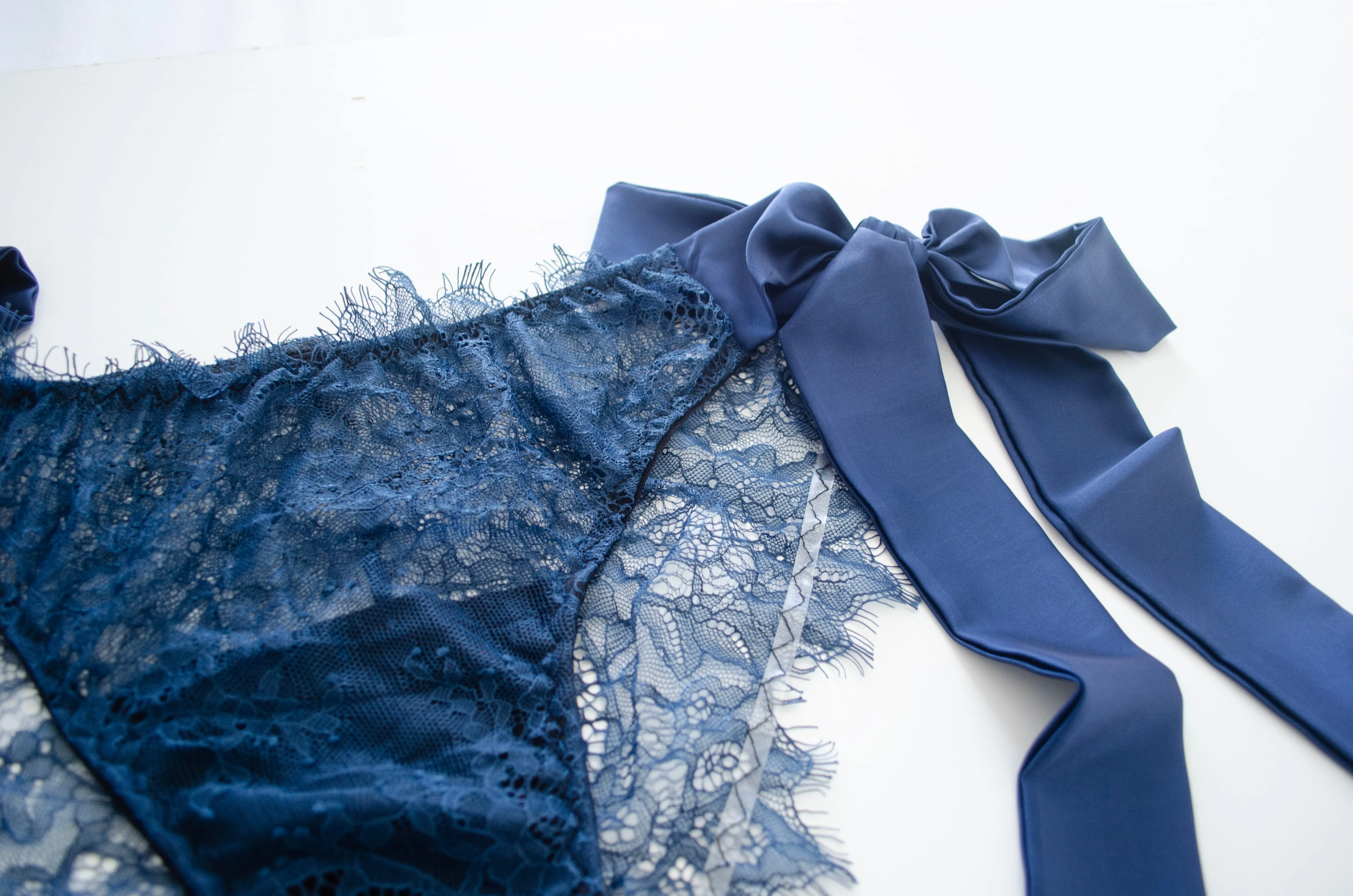 Pine Tie Side Lace Set - Navy